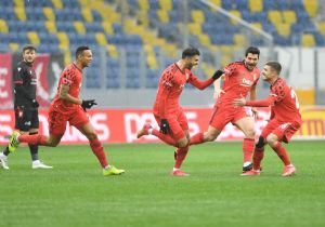 Kartal 3 Puanı 3 Golle Aldı 3-0