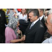 EMEKLİ KADIN, GÜL DEN MAAŞINA ZAM İSTEDİ
