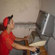 HACKLEDİĞİ SİTELERİ SATAN HACKER