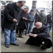BÜYÜTEÇLE HİZBULLAHÇI ARADILAR!