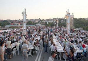 AKP NİN İFTARINDA ERMENİCE İLAHİ