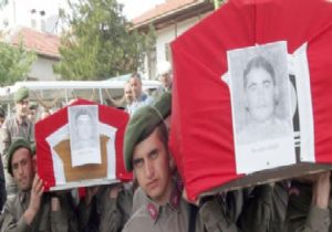 İKİZ ASKER KARDEŞLER KAZADA ÖLDÜ