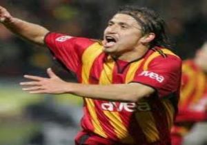 AYHAN AKMAN FUTBOLU BIRAKIYOR