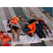 ÇEŞME AÇIKLARINDA BATAN TEKNEDEN KAYBOLAN 18 KİŞİ BULUNAMIYOR