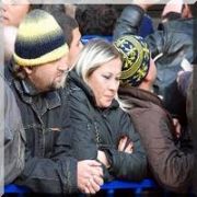 O KADIN YİNE ORADAYDI!
