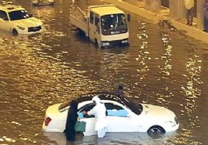 Katar da Müteahhitlere Sel Soruşturması