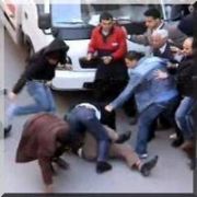 ŞEMSİYECİLER ŞEMSİYELERLE BİRBİRİNE GİRDİ