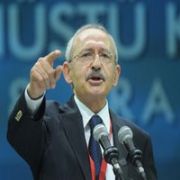  KORKAKLAR HER GÜN ÖLÜR, YÜREKLİLER İSE BİR GÜN 