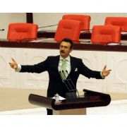 MECLİS TE TÜZMEN GERGİNLİĞİ VE  ŞEREFSİZ   KAVGASI