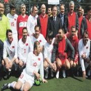 RIDVAN, VEKİLLERİ İPE DİZDİ!