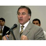 YİMPAŞ SORULARIYLA SIKIŞAN BAKAN ÇILDIRDI