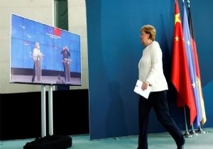 Merkel Siyaseti Bırakmaya Hazırlanıyor