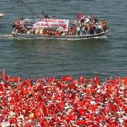 İZMİR MİTİNGİ NE DENİZ YOLUYLA SADECE 200 BİN KİŞİ KATILDI