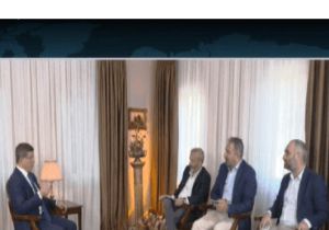 Davutoğlu nun Konuştuğu Gazetecilere Şok