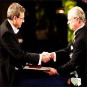 PAMUK UN NOBEL İ TARTIŞILMAYA BAŞLANDI..!