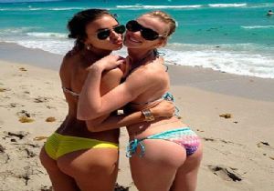 İRİNA SHAYK VE ANNESİNDEN SEKSİ POZLAR