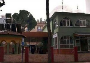 İmam Camide Suriyeli Kadınla Basıldı