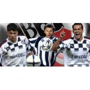 BEŞİKTAŞ ÜÇ FUTBOLCUSUNUN BİLETİNİ  KESTİ...