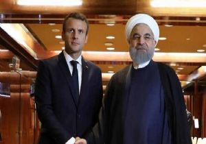 Macron, Ruhani ye Yanaştı!