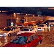 İSTANBUL DA SAĞANAK YAĞIŞ 123 EV VE İŞYERİNİ SU BASTI