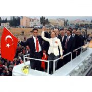 CHP DE  SARIGÜL GİYOTİNİ  : 16 MİLLETVEKİLİ NE KINAMA GELİYOR...