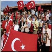 ŞEHİT AİLELERİNİN ÖFKELERİ DİNMİYOR