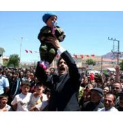 CENAZE DE AKP PROTESTOSU