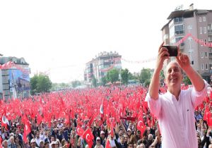 İnce den Karşılıksız Burs Vaadi