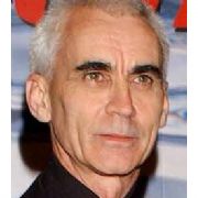 JAMES BOND UN YÖNETMENİ, KADIN ELBİSELERİYLE YAKALANDI!
