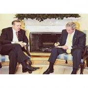 BUSH, ERDOĞAN I NOT TUTUYOR GİBİ YAPIP KANDIRMIŞ