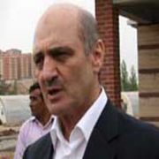  BİR İŞ BECEREMEYEN MÜTEAHHİT OLUYOR 