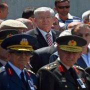 DEVRE ARKADAŞINA GÖZDEN UZAK VEDA!