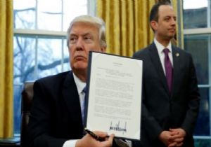 Trump tan Skandal Karara İmza