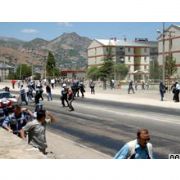 TUNCELİ DE İZİNSİZ GÖSTERİ: 64 GÖZ ALTI