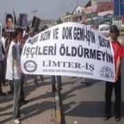 ÜNİVERSİTELİLER TUZLA ÖLÜMLERİNİ PROTESTO ETTİLER