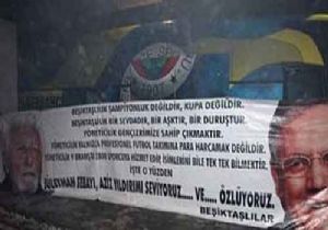 F.BAHÇE Yİ DUYGULANDIRAN PANKART