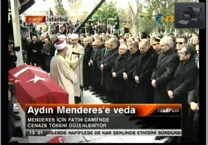 TSK DAN MENDERES İN CENAZESİNE ÇELENK