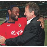 FENER, BOMBAYI PATLATIYOR