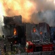 İSTANBUL,EMİNÖNÜN DE YARIM SAATTE 6 BİNA KÜL OLDU