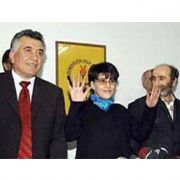 LAYLA ZANA,SAZ EKİBİ ROJ TV NİN KAPATILMAMASINI İSTEDİ
