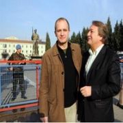 KENDİ ELLERİYLE KOMANDO OKULUNA TESLİM ETTİ