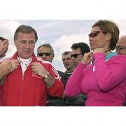 BAKAN ŞAHİN İLE HÜLYA AVŞAR YENİŞEMEDİ