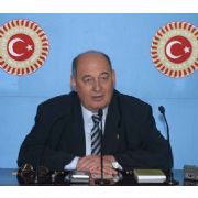  BAŞI AÇIK OLANA ZENCİ MUAMELESİ YAPILIYOR 
