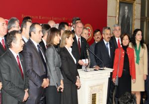  KÜRSÜ İŞGALİ DEĞİL, DİRENİŞ YAPTIK 