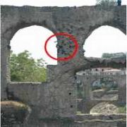 SARHOŞ İNTİHAR İÇİN 30 METREDEN ATLADI ÖLMEDİ SIZDI