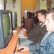 İNTERNET KAFE DE PORNO ŞİDDET VE KUMAR A FİLTRE