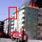 BÖYLE  YANGIN SÖNDÜRME GÖRÜLMEDİ