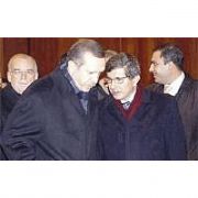 HAVA ALANINDA KÖŞE KAPMACA