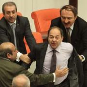 SAKİN BAKAN IN ÖFKELİ ANLARI!