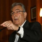  BU LANET BİR KOMPLODUR, İSTİFA YOK 